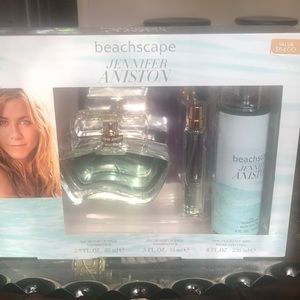 Beachscape Jennifer Aniston Set